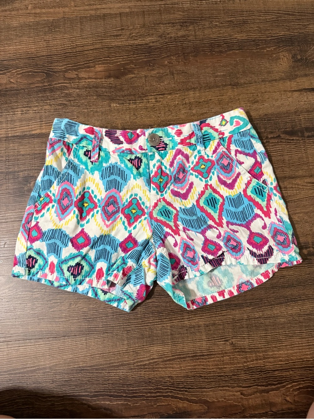 Old Navy vibrant Ikat print shorts